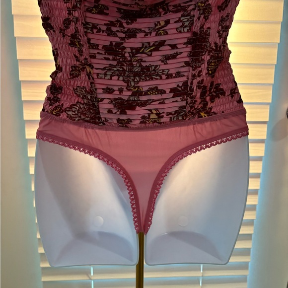 🩷Free People~Weekend Plans Bodysuit - Picture 7 of 15